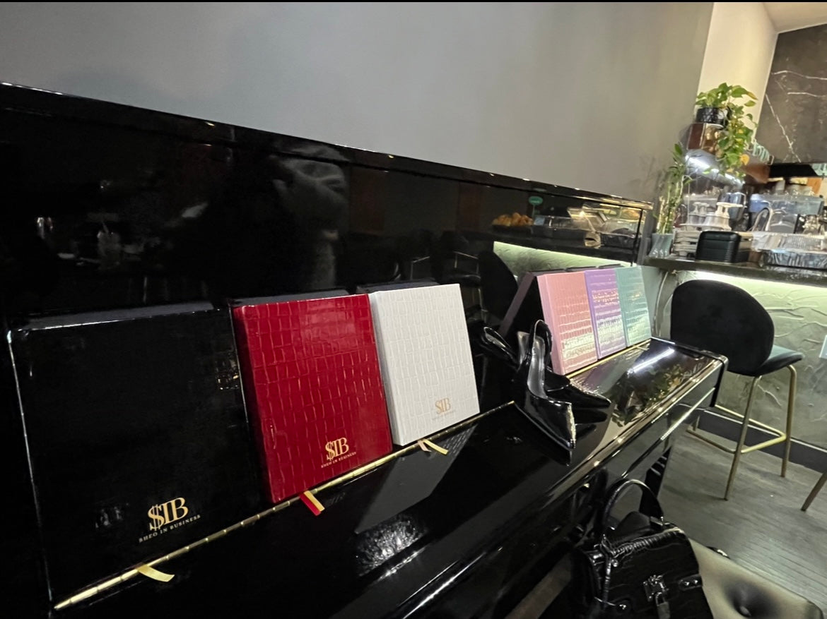 Load video: This video describe the content found inside our SHEO IN BUSINESS Planner